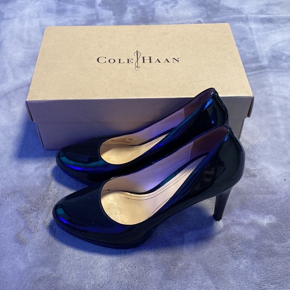 Cole Haan Chelsea pump, black patent - Picture 3 of 5